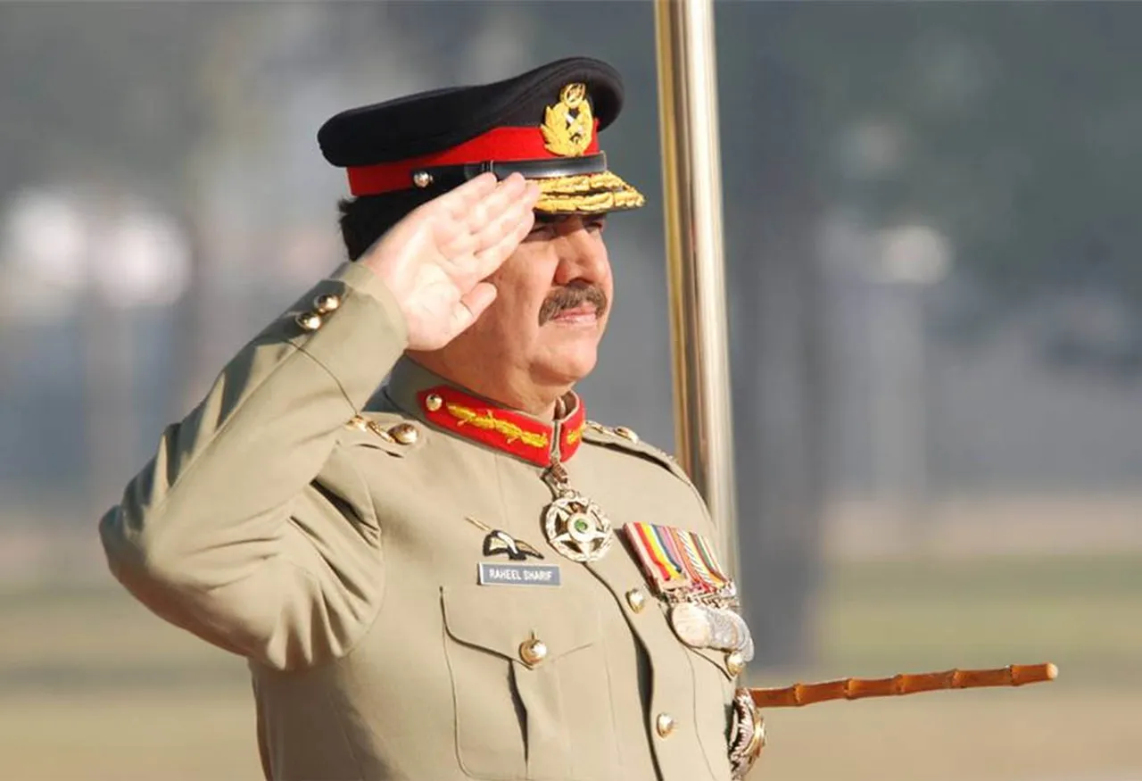 Pakistan’s ex-army chief to speak at Davos forum
