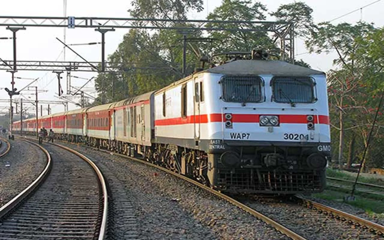 Railways plans to save Rs 41,000 cr in energy costs