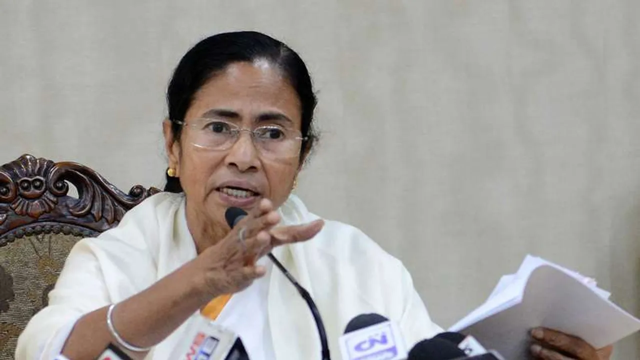 Indians will start ‘deModitisation’, end demonetisation in 2017: Mamata