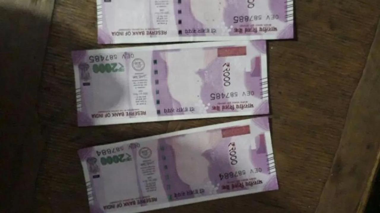 Mahatma missing from Rs 2,000 notes withdrawn from MP bank