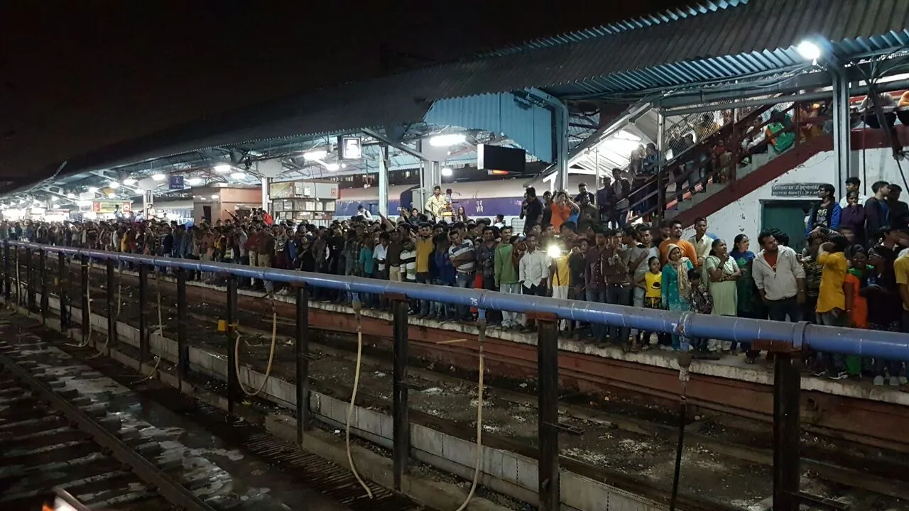 Prabhu orders probe into Vadodara station death