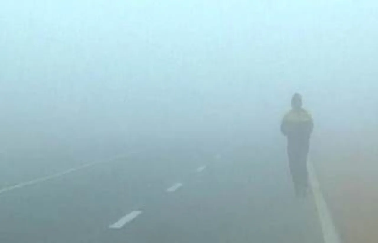 Delhi records lowest temperature as cold wave intensifies