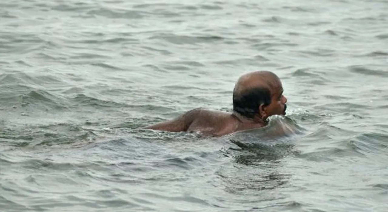 Disabled swimmer swims 25 km