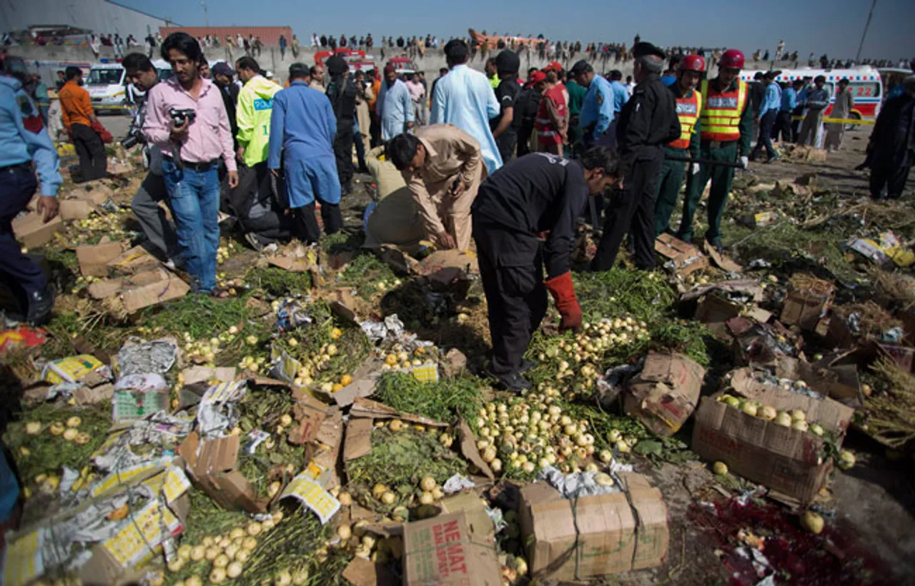 18 killed in Pakistan’s market blast