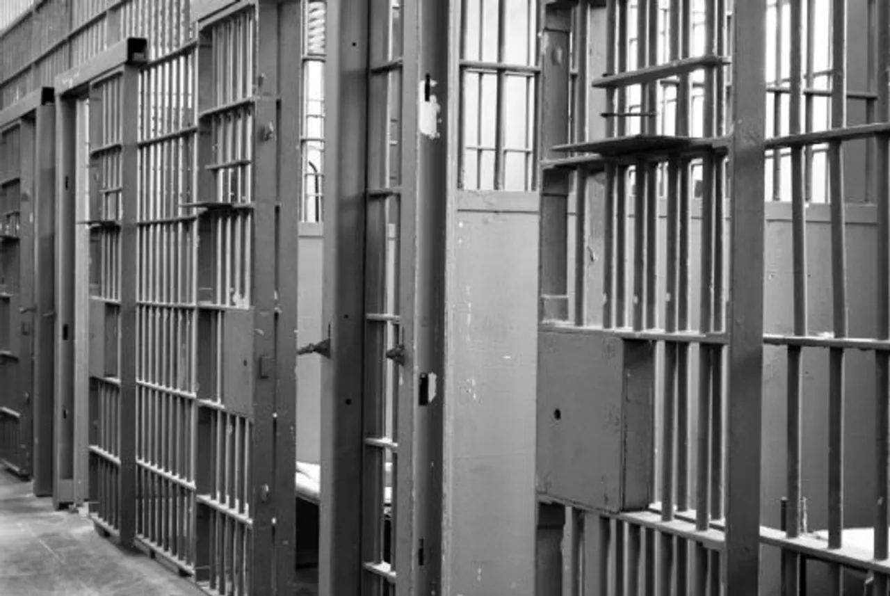 One die, 158 inmates escape in Philippine prison break
