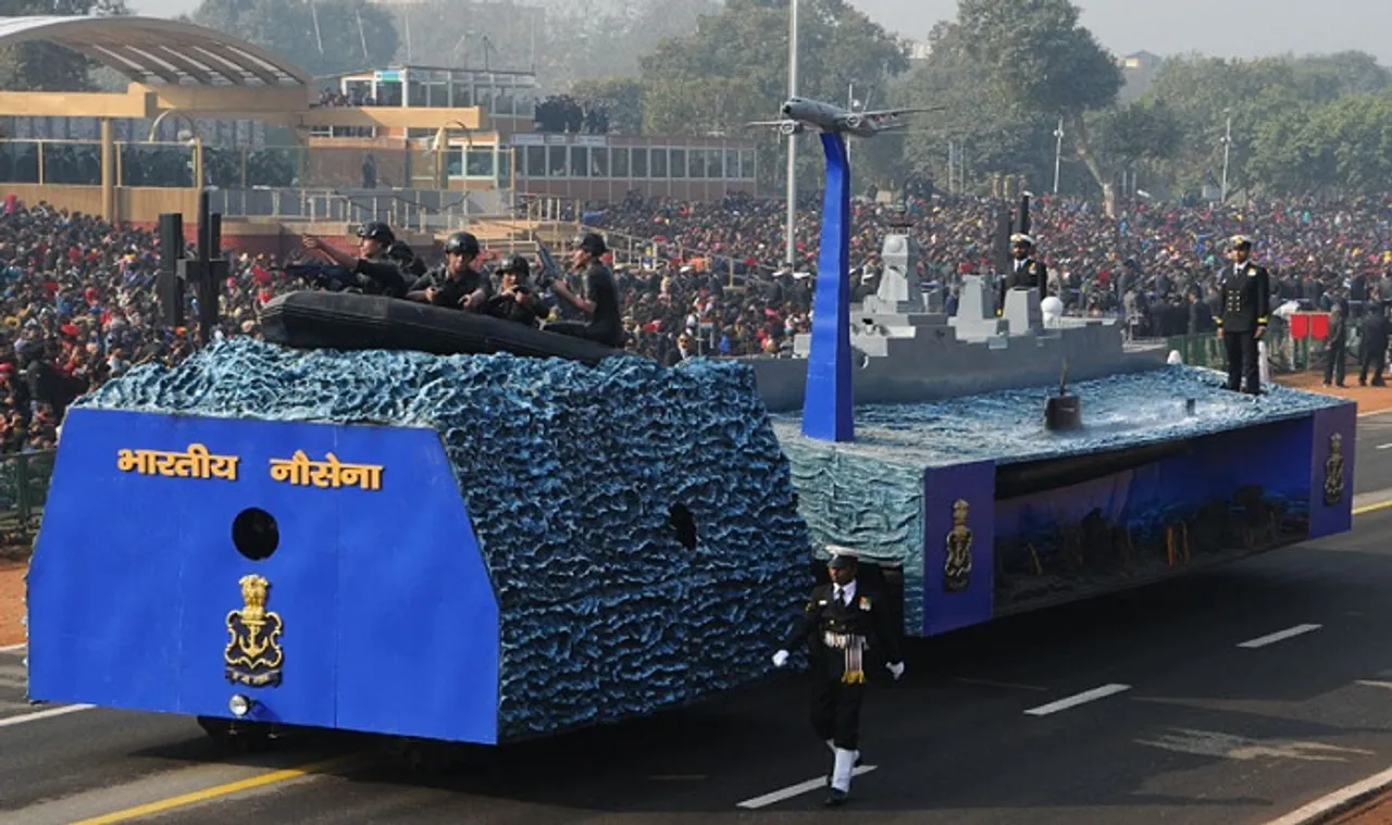 Navy displays submarines, INS Chennai