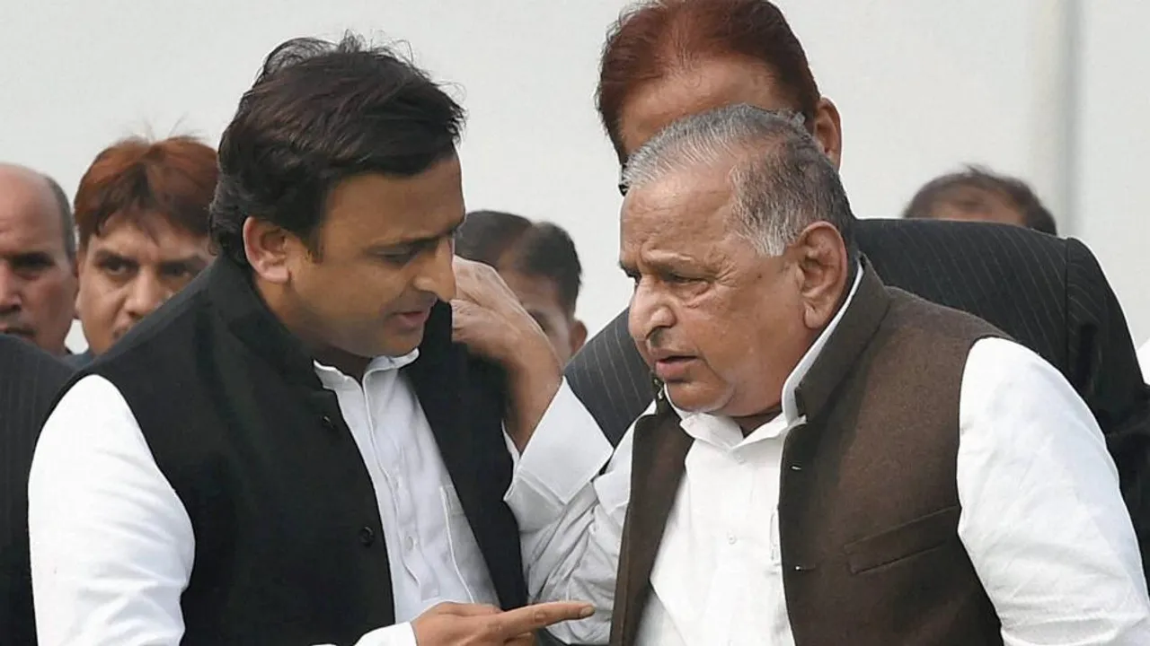 Mulayam-Akhilesh take fight over ‘cycle’ to EC