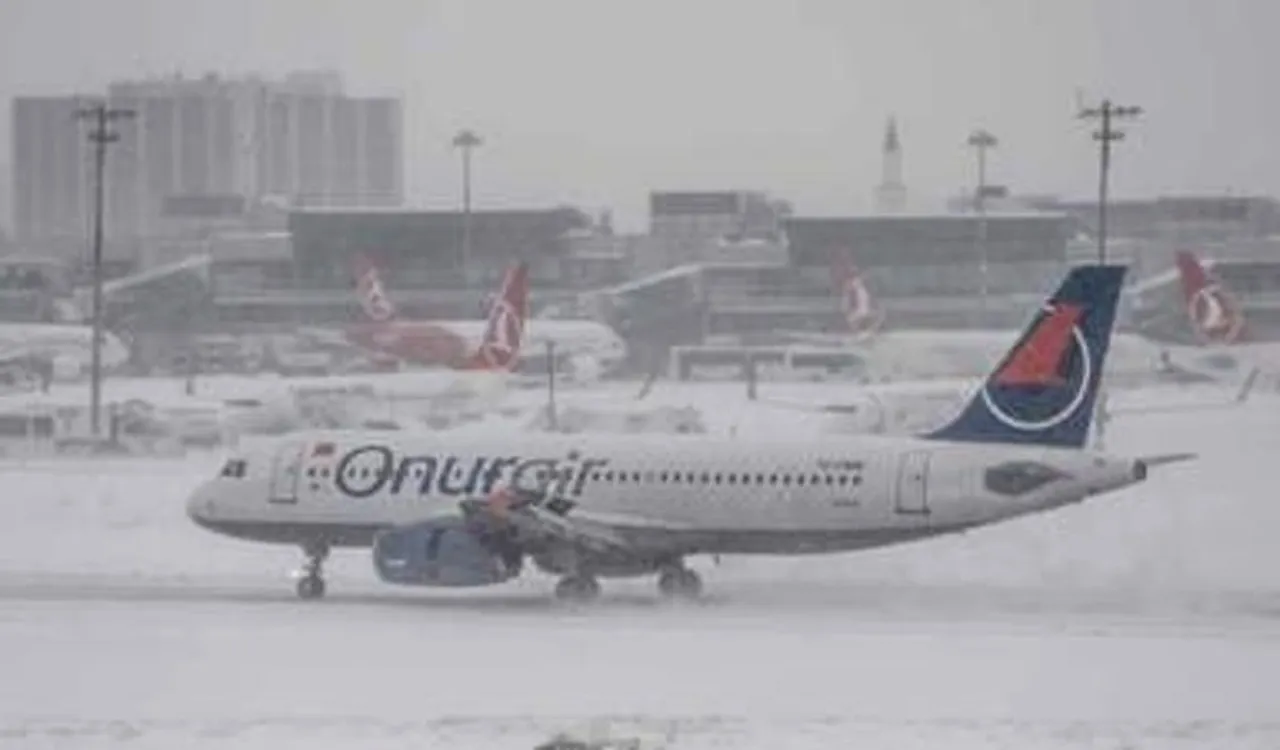 Over 600 flights cancelled in Turkey due to snowfall