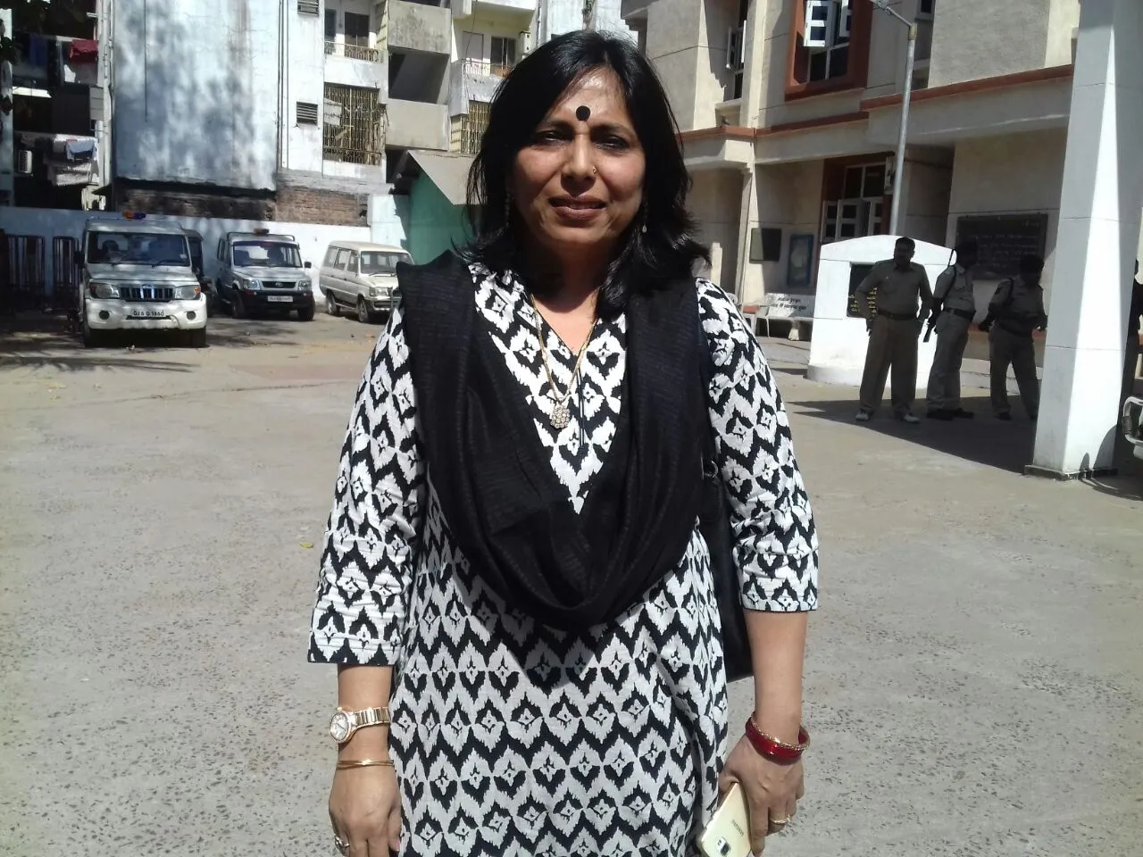 Aabha Singh demand strict action against Shahrukh Khan