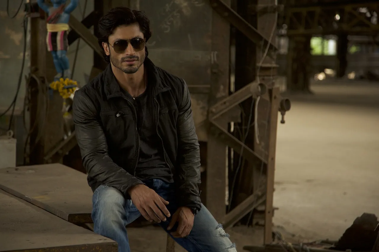 Commando 2 promotion starts after the blessings of Lord Hanuman