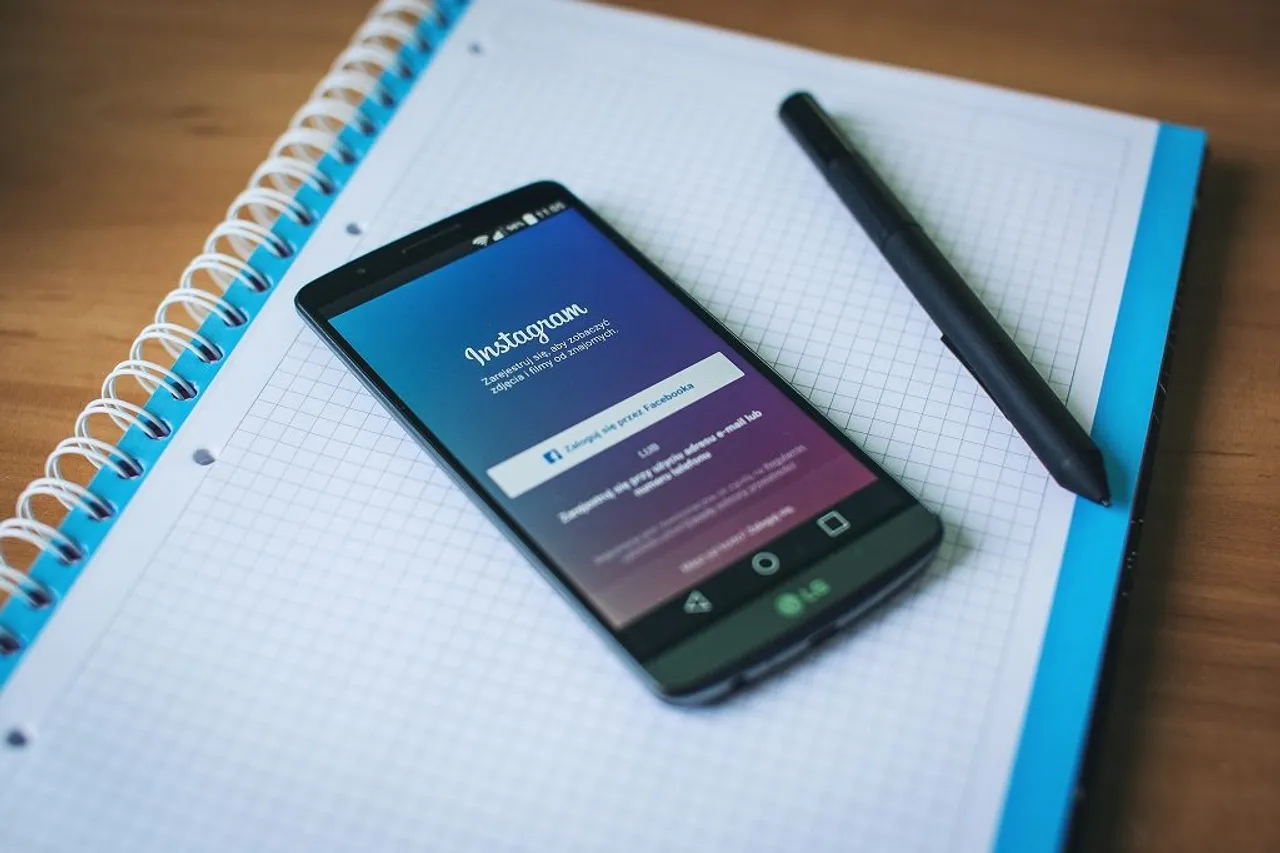 Share multi-photo album on Instagram now