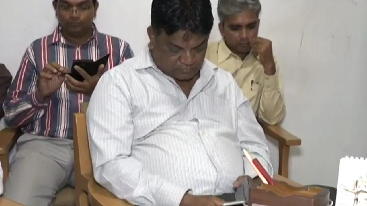 Bjp Councillor slapped executive engineer