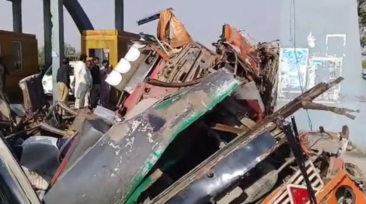 Six killed in Pakistan road accident
