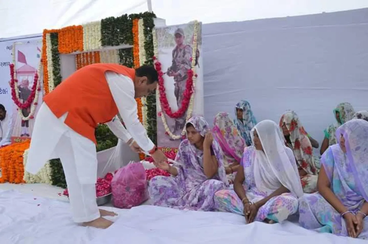 Gujarat CM visits Indian Army’s martyr Sunil Patel’s residence in Panchmahals