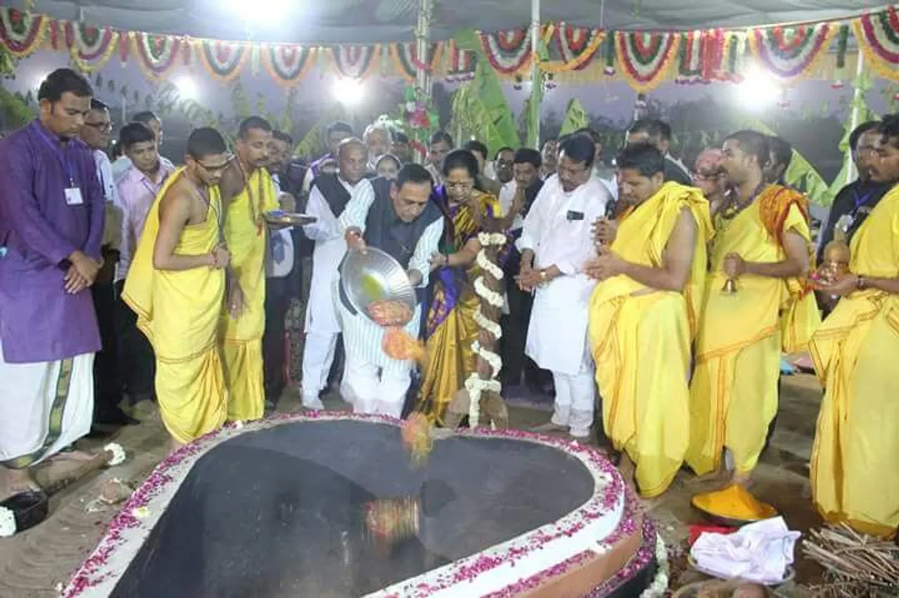 CM worships Maa Meldi: Kheda