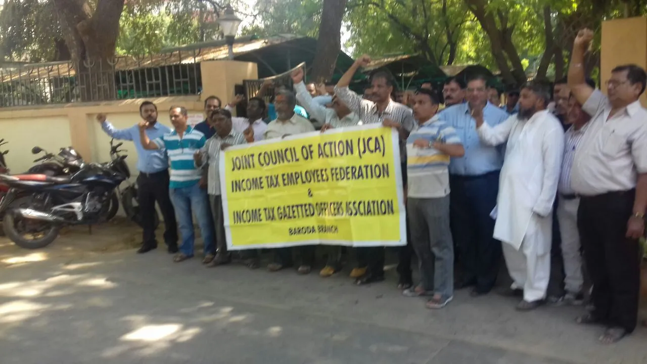 Postal and IT employees on strike