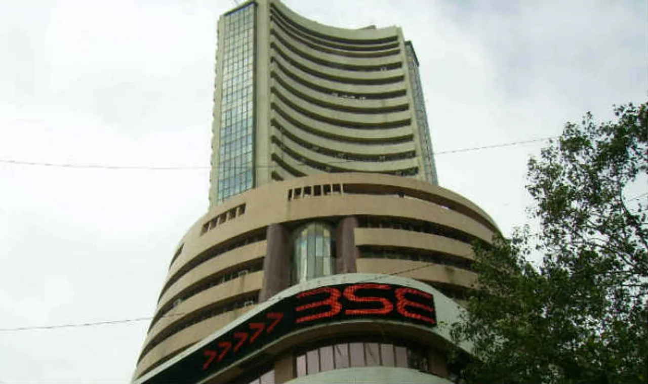 Key Indian equity indices trade lower in early session
