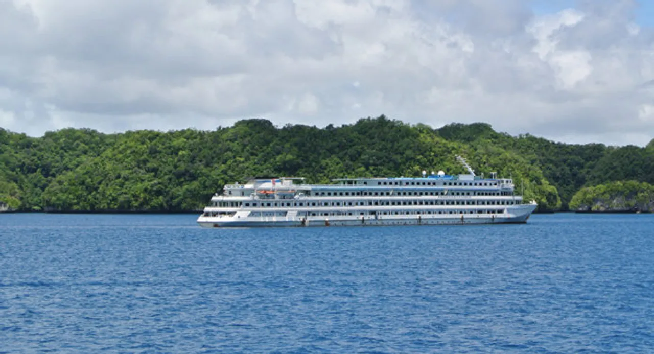 New cruise ship tour launch by china in south china sea