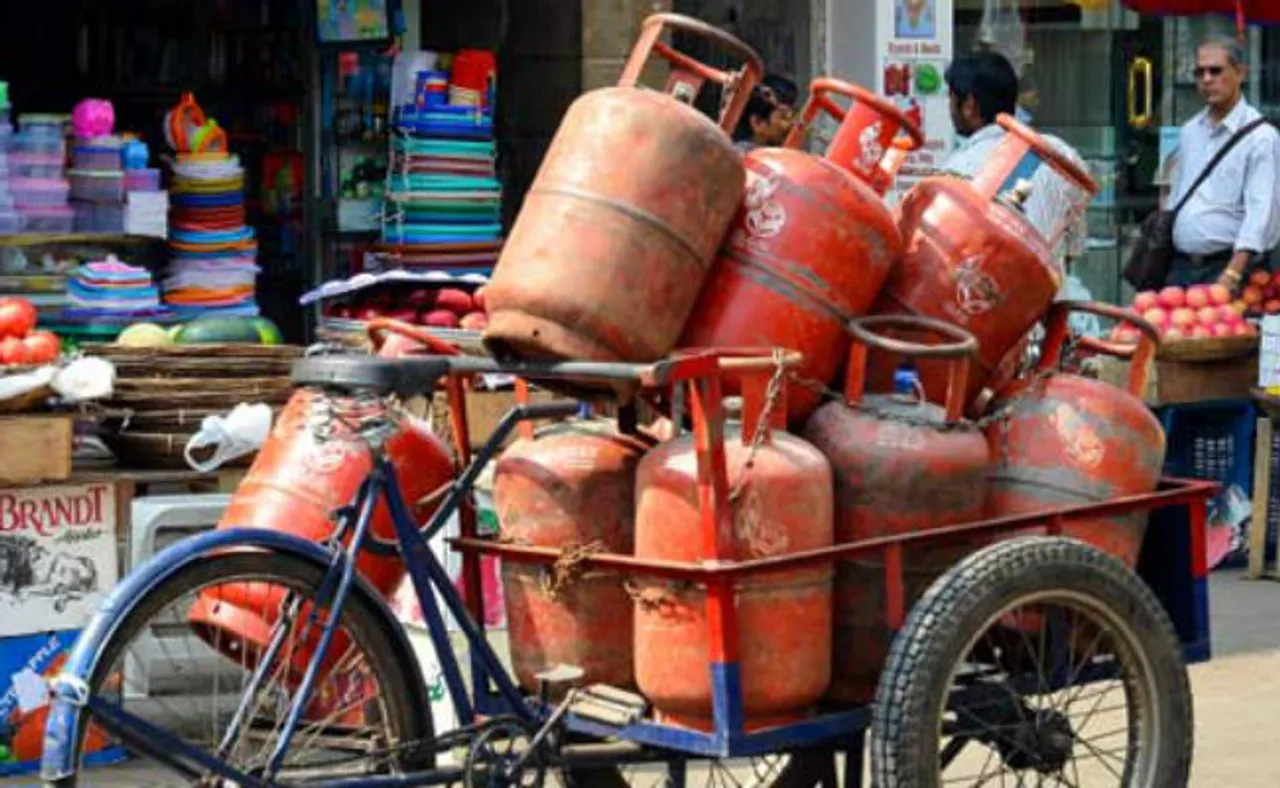 Non-subsidised LPG rates raised by Rs 86 per cylinder