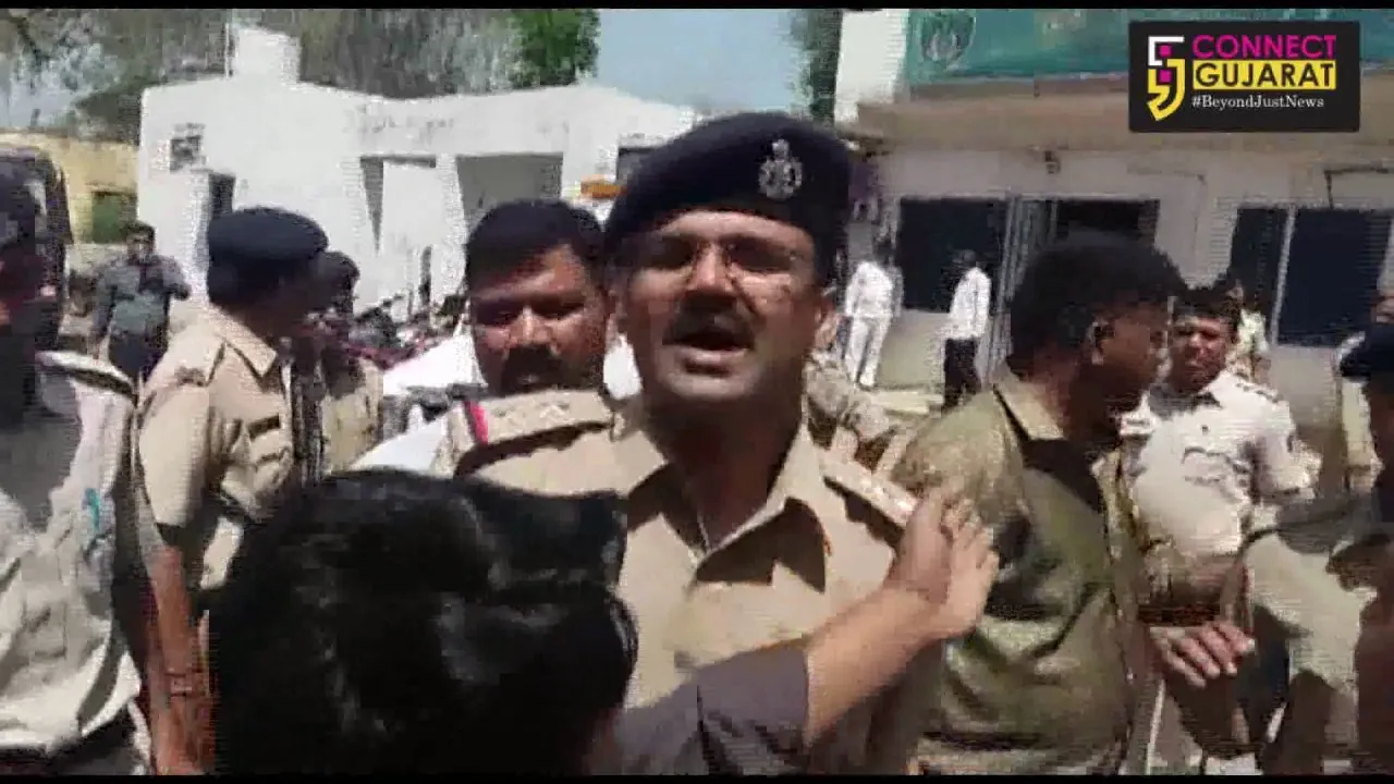 Padra media showed their anger against DYSP