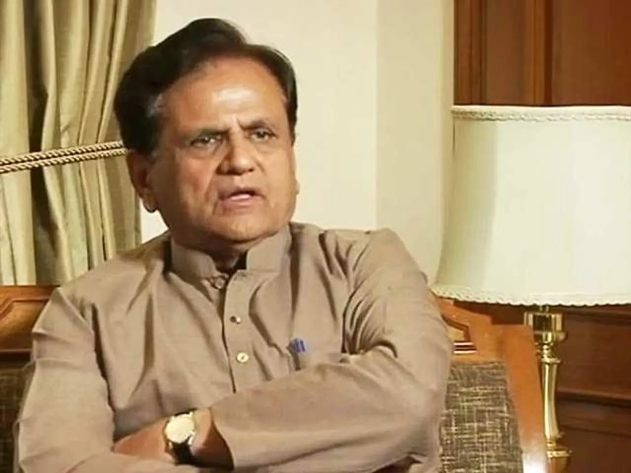 Ahmed Patel gave credit of new cable bridge to Manmohan Singh and then FM