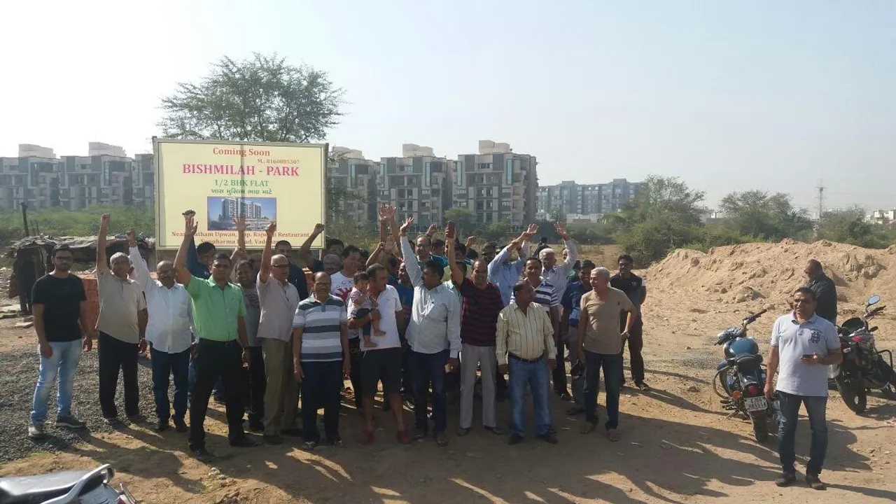 Hindu residents oppose construction of muslim societies