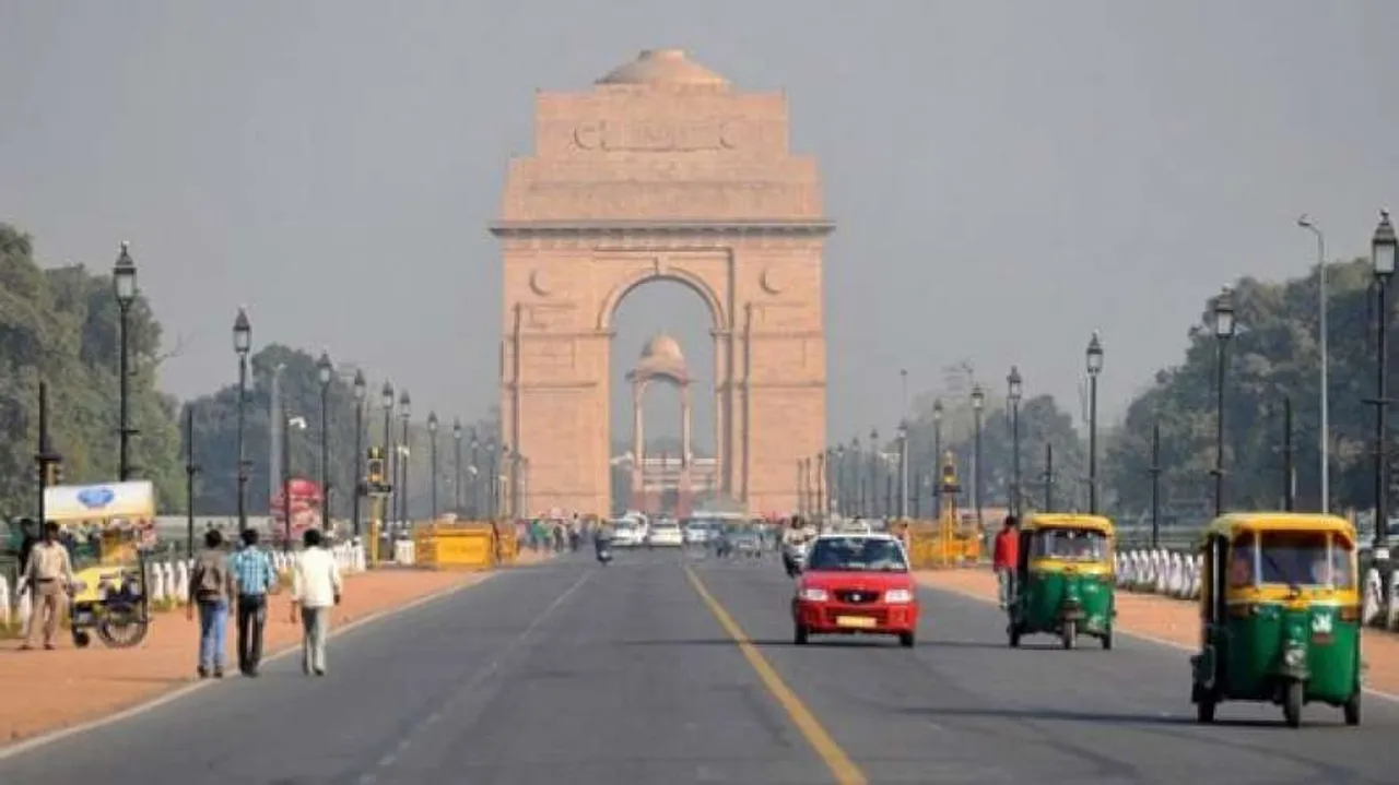 Hot Saturday morning in Delhi