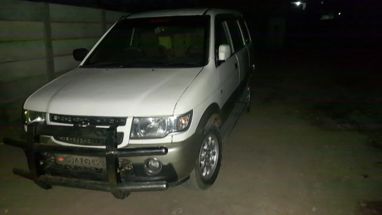 SOG busted a liquor godown at Kapurai