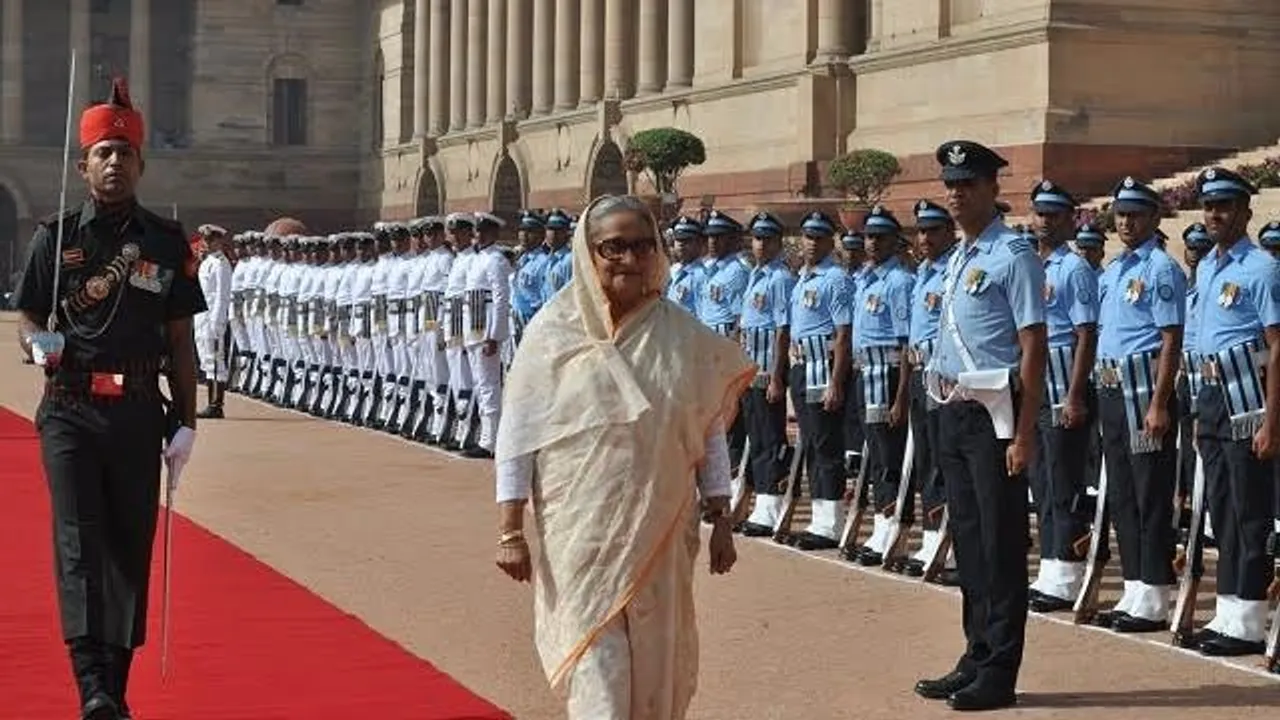 Sheikh Hasina  accorded the ceremonial guard of honour at Rashtrapati Bhawan