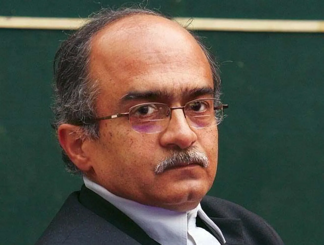 Prashant Bhushan apologise on his controversial tweet
