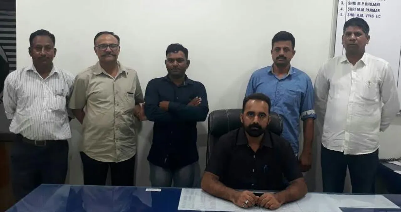 Vadodara SOG arrested wanted accused