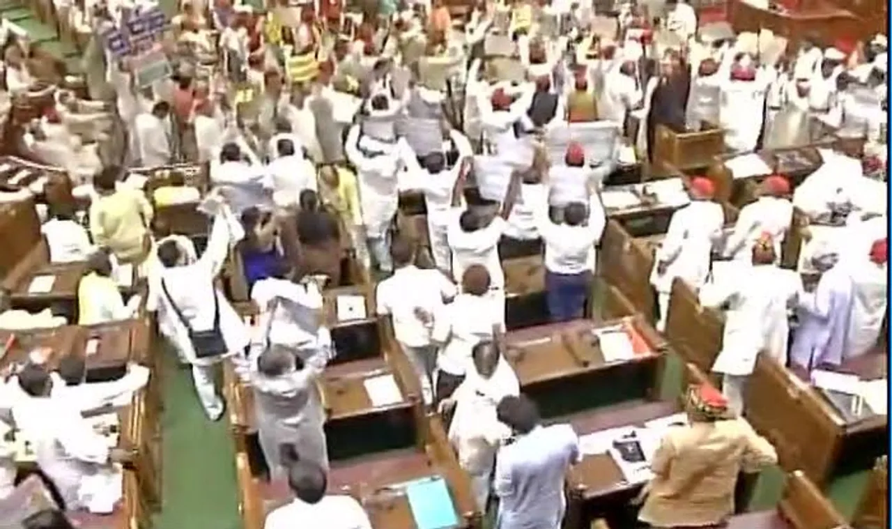 Opposition throws papers on Governor in UP Assembly