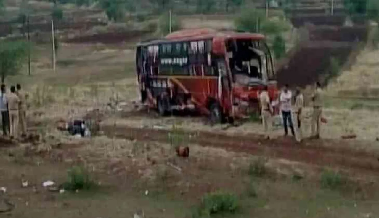 Nine killed in Maharashtra road accident