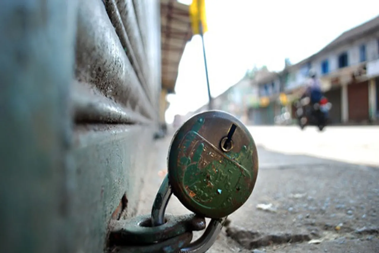 Businesses remain shut in Srinagar against GST