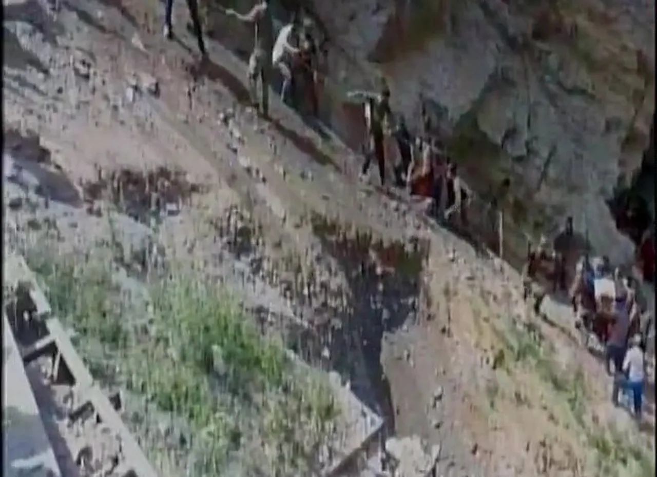 10 Amarnath pilgrims died in bus accident