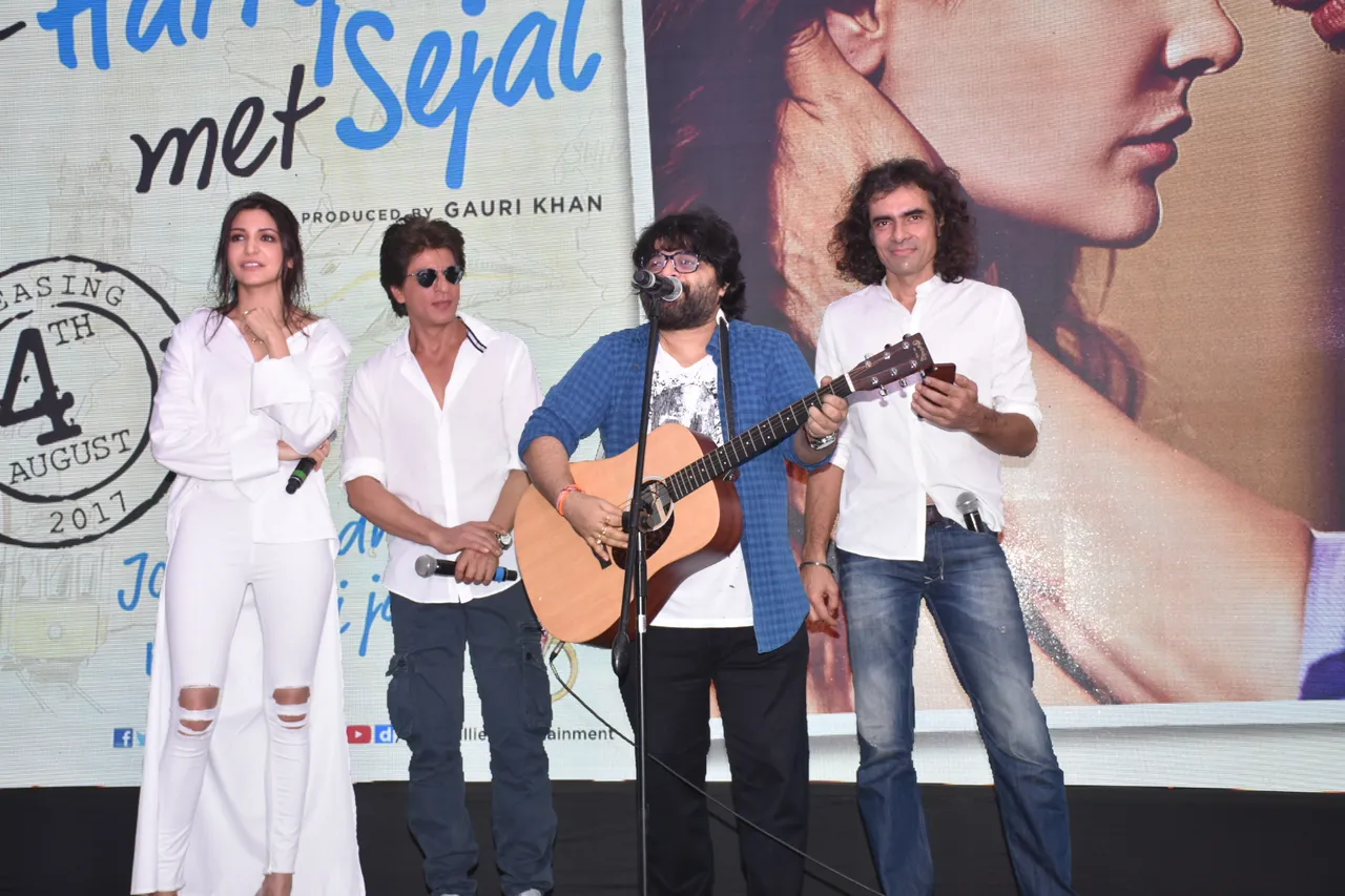 'Hawayein' from 'Jab Harry Met Sejal' launched over a sundowner date between SRK and Anushka