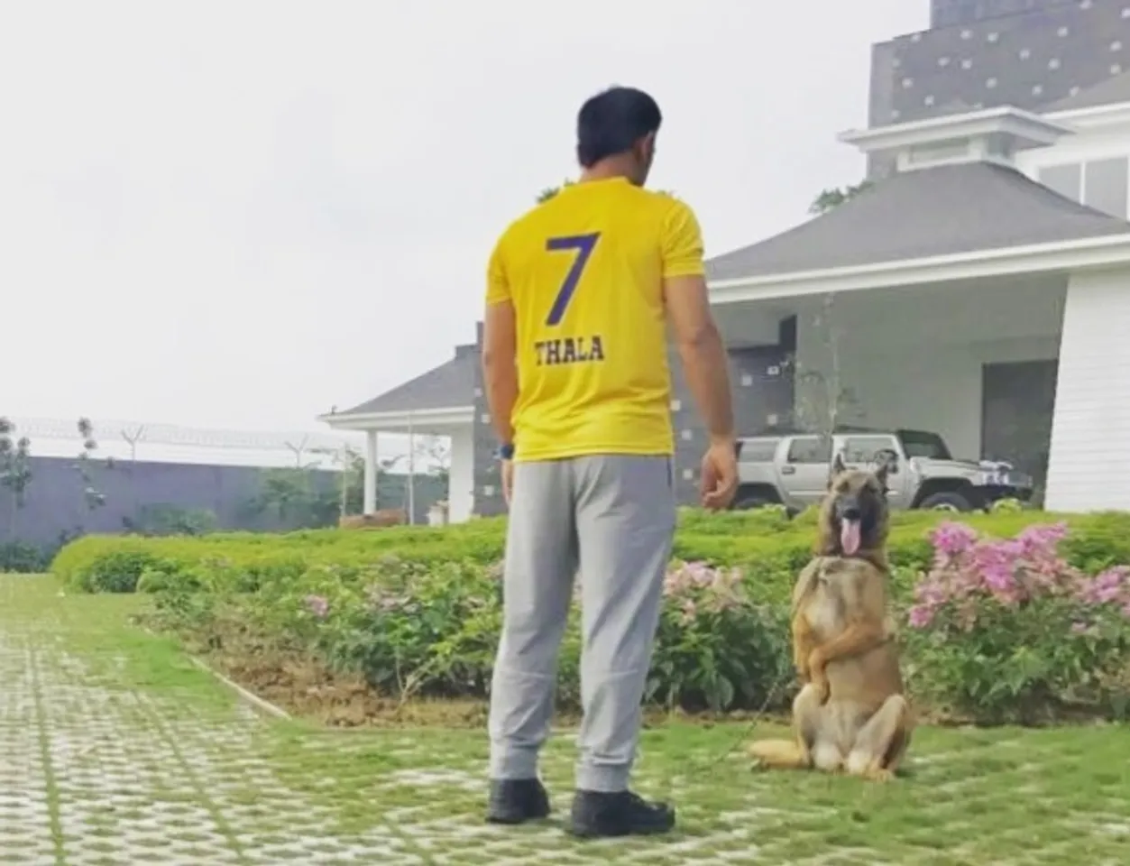 MS Dhoni in Thala avatar