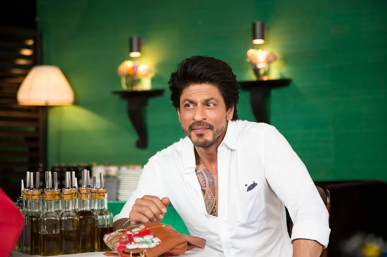 Shahrukh Khan plays a guide in 'Jab Harry Met Sejal'