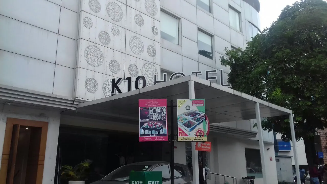 IT raid at K 10 group of business in Vadodara