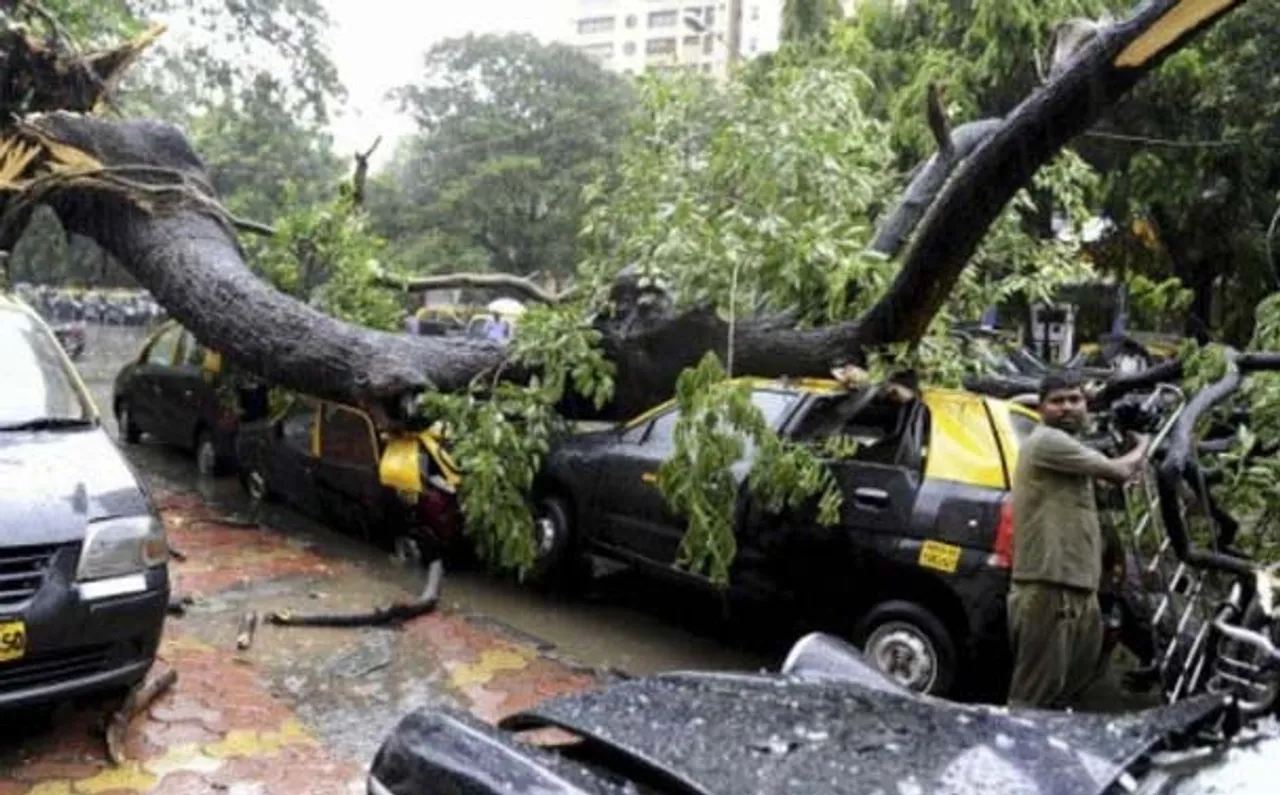 Heavy Rains lashed Mumbai, BMC issues Warning
