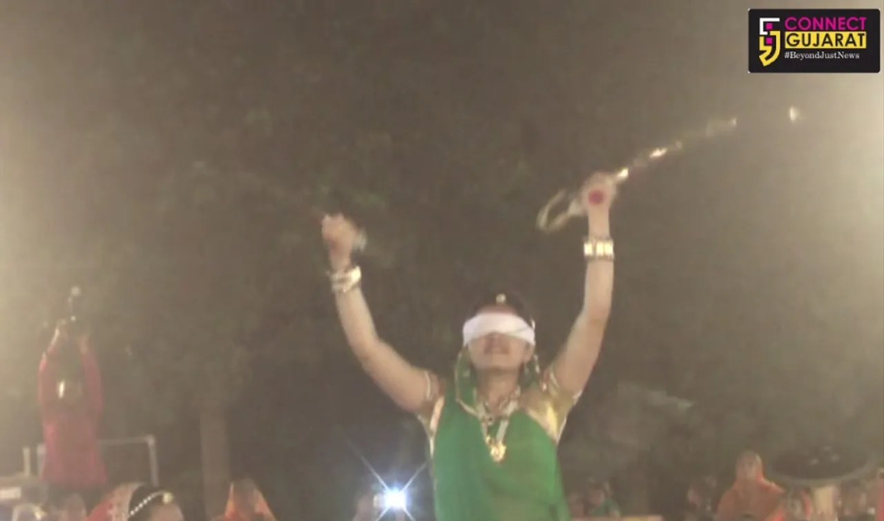 Garba raas with swords, unique tradition in Rajkot