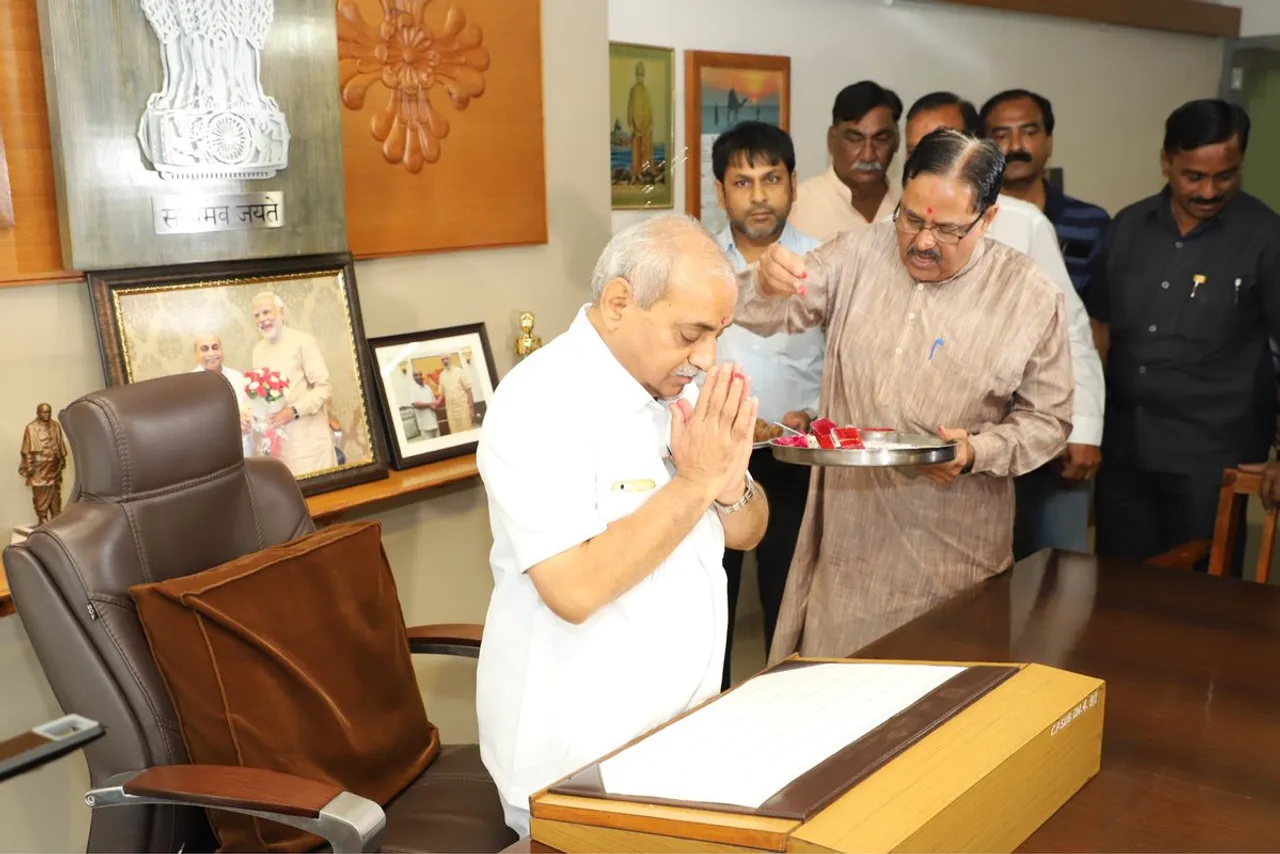Nitin Patel agrees to resume work
