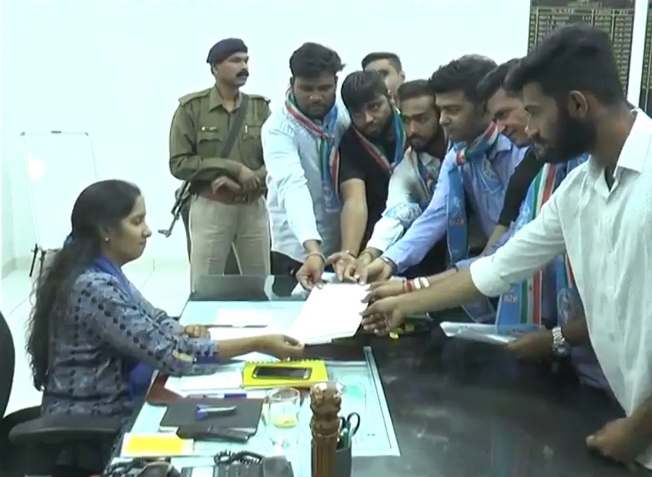 NSUI aggressively protest against the killing of NSUI general secretary in Rajkot