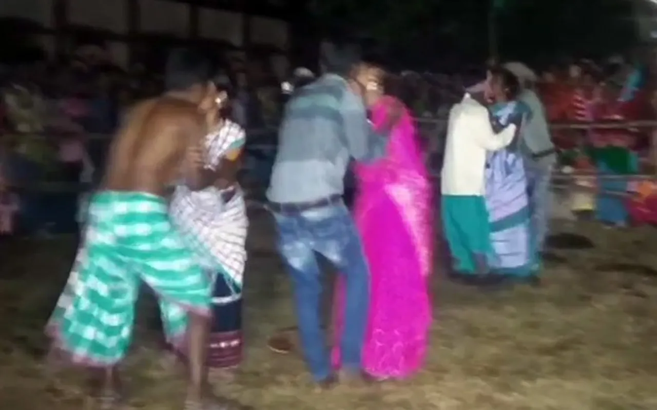 BJP demands suspension of JMM legislator for 'kissing' competition