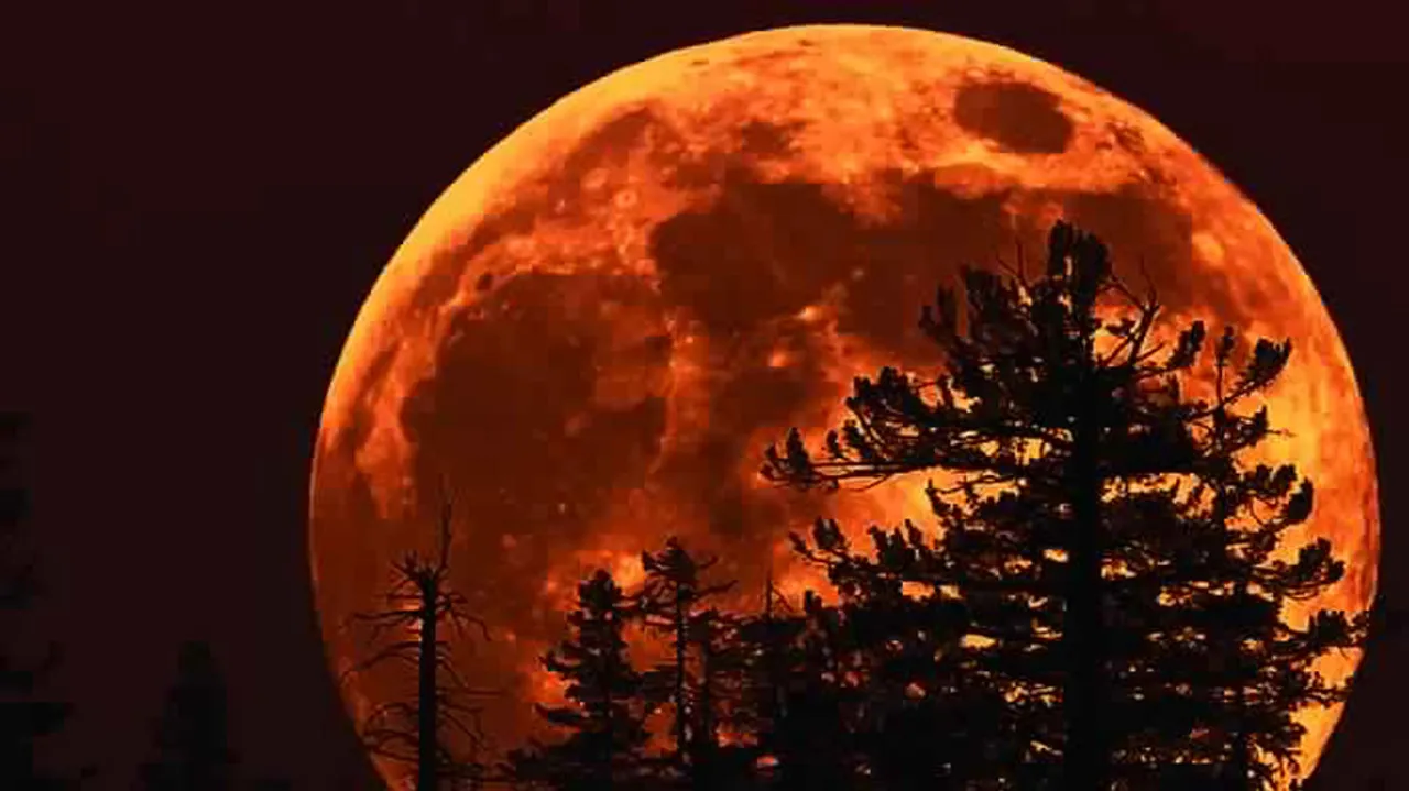 Tomorrow will be the first complete lunar eclipse of the year