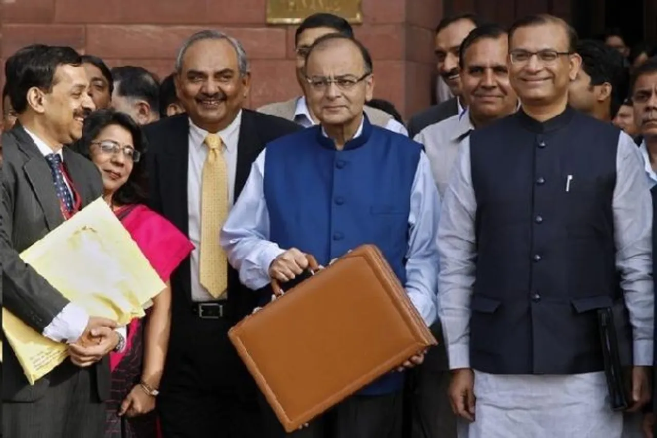 Roti-Kapda-Makaan: Common Man's 25 expectations from Jaitley's budget