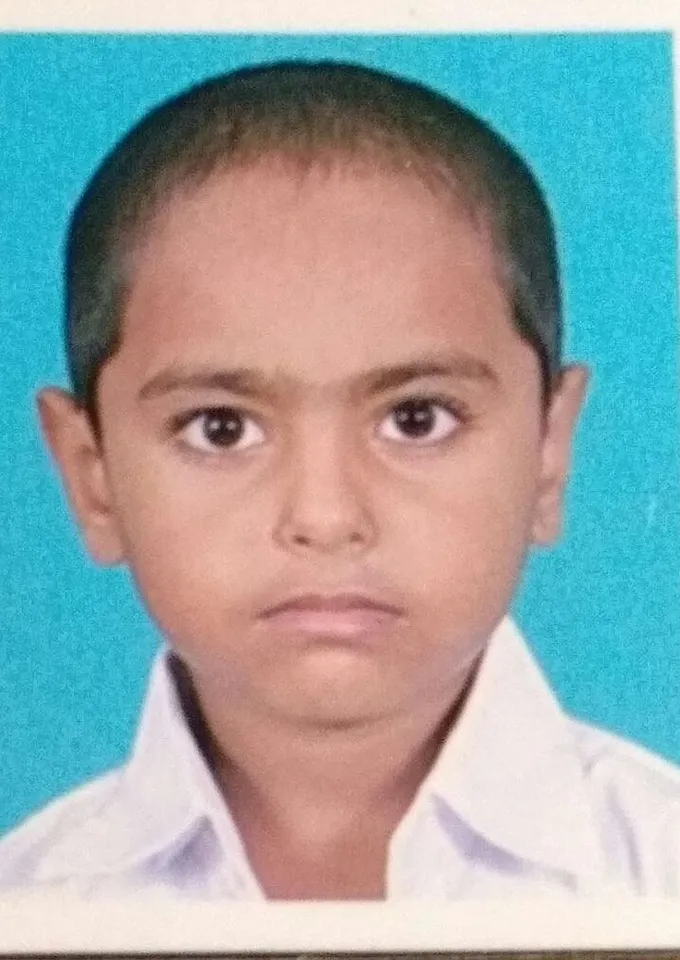 Fourth class student came under passing train