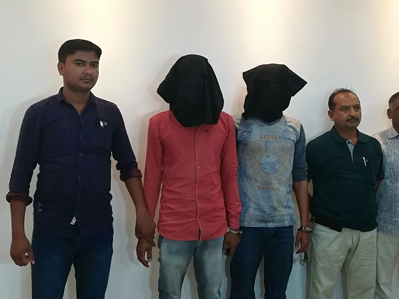 SOG arrested two with Pentajosin Lectate injections