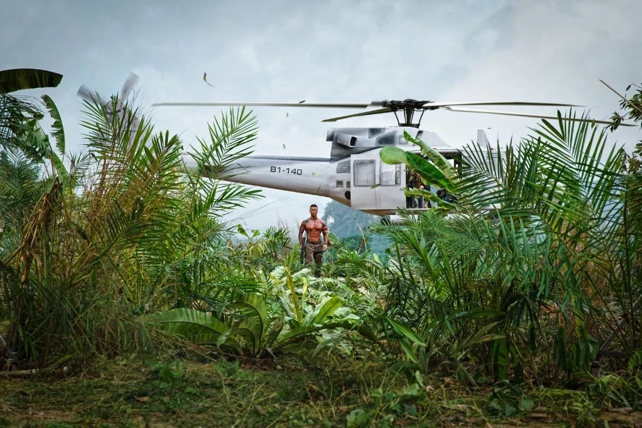 Tiger Shroff shoots the helicopter shot with perfection!