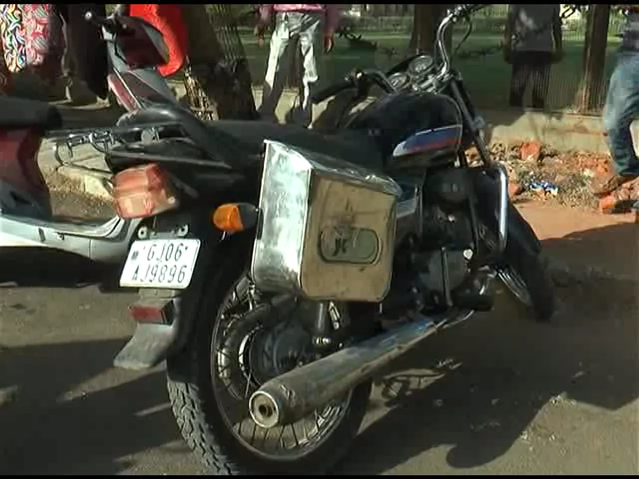 Two bike borne youths robbed a employee of dress materials in broad daylight